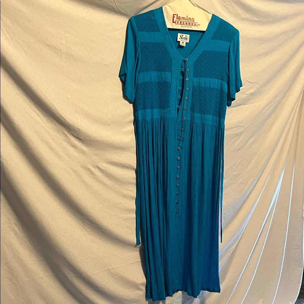 Elegant Teal Midi Dress with Button Detail